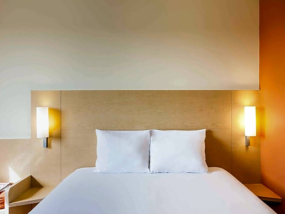 Ibis Juarez Consulado