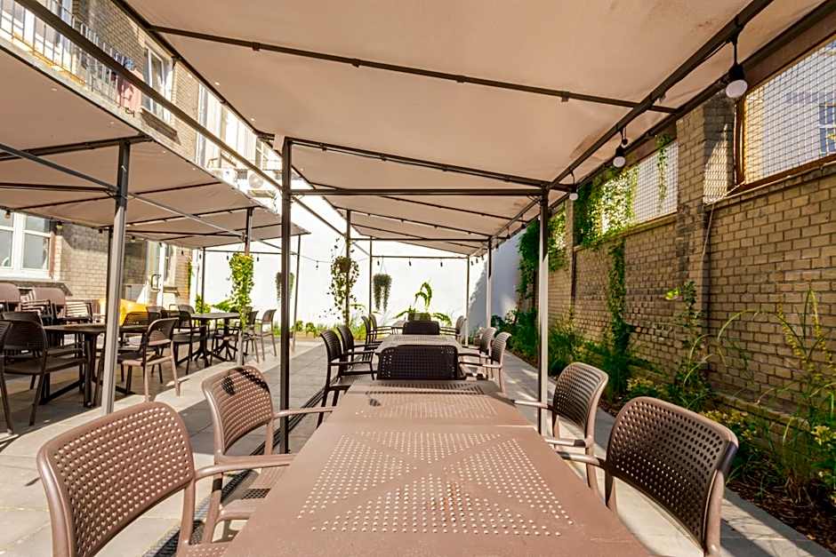 Noclegi Stadion Bed & Breakfast