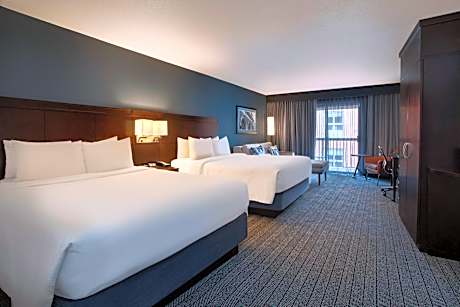 Deluxe Guest room, 2 Queen, Sofa bed, Balcony