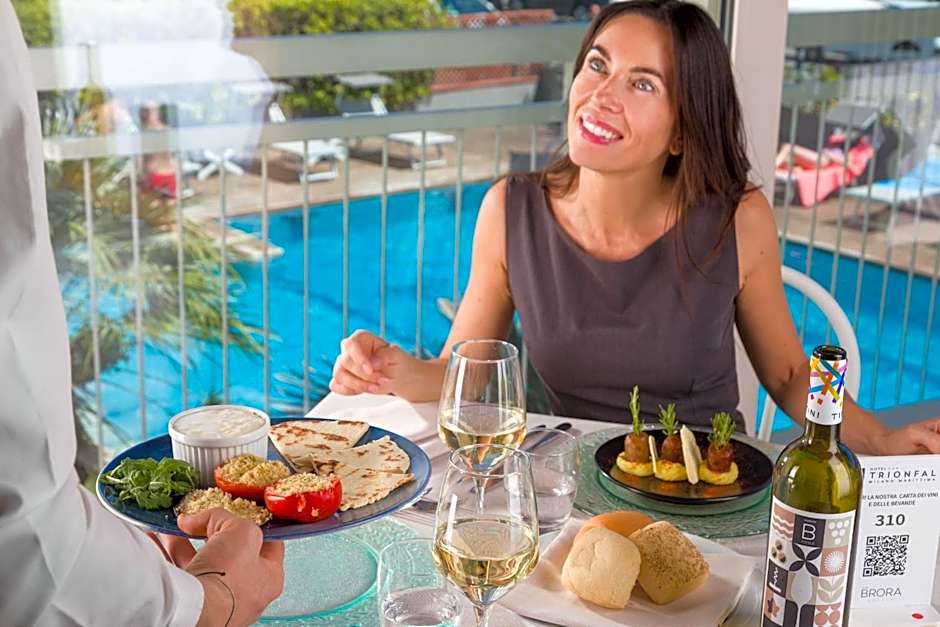 HOTEL TRIONFAL - Fronte Mare - Vicinissimi al Centro