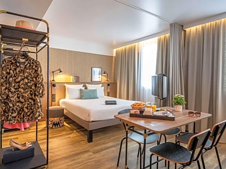 Superior suite with 1 double bed and day bed