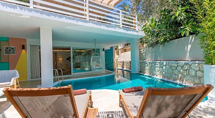 Kalkan Saray Suites Hotel