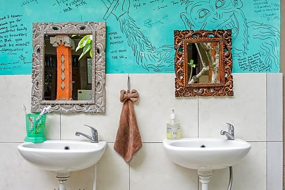 Padi-Padi Hostel & Bar