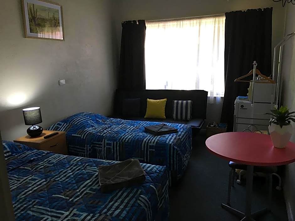 Hello Adelaide Motel and Apartments