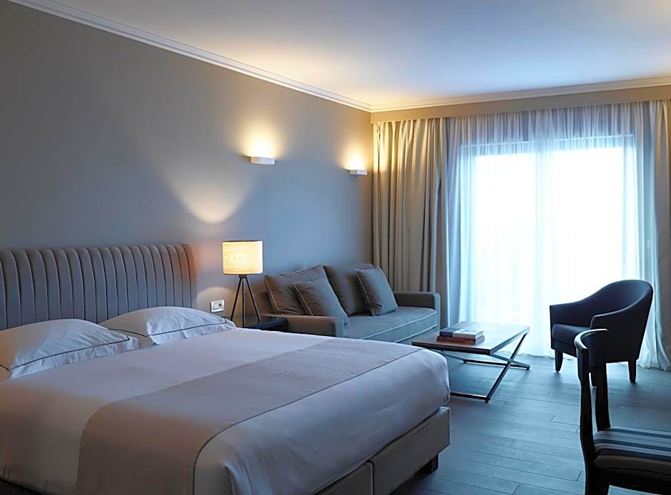 Pelagos Suites Hotel & Spa