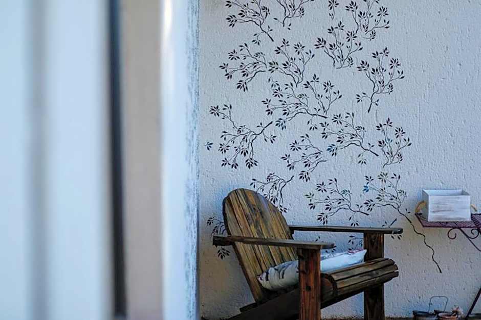 The Hedge Guesthouse