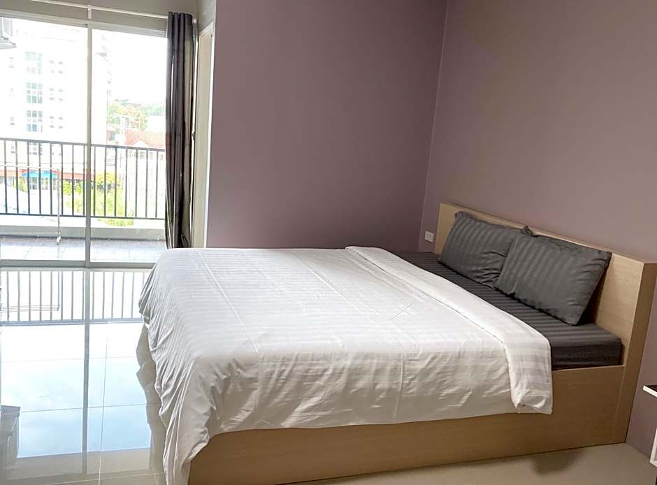 H12, The Stylish Apartment