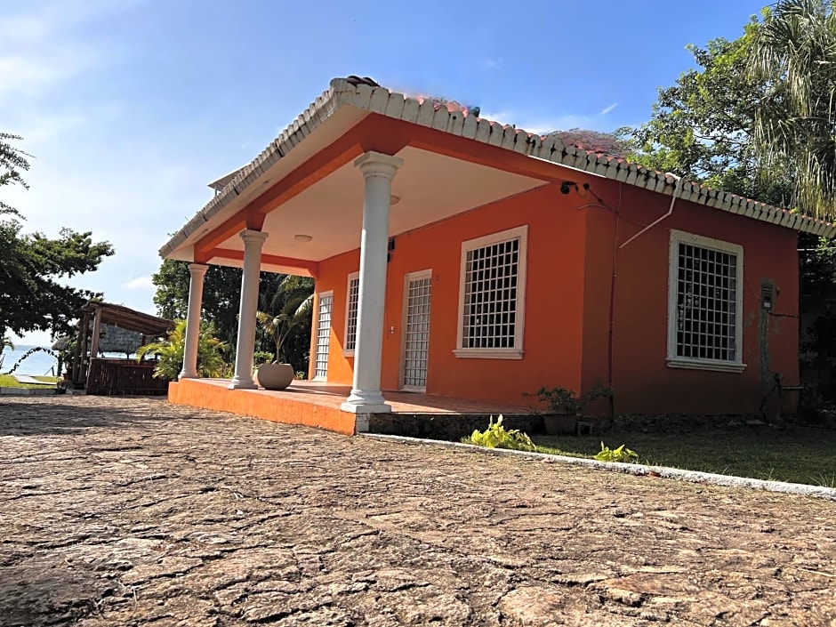 Lagoon House Kinuh