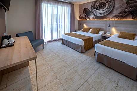 Family Room (2 Adults + 2 Children)