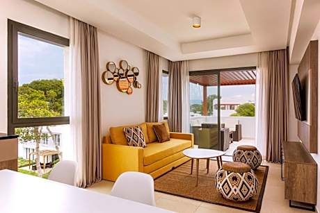 One-Bedroom Apartment with Balcony