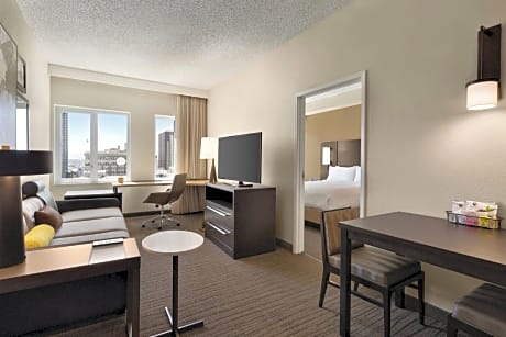 Suite, 1 Double Bed, Accessible, Non Smoking (Mobility w/ Roll-in Shower)