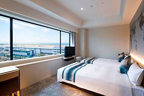 Pacific Side Building Superior Airport View Twin Room B - Non-Smoking