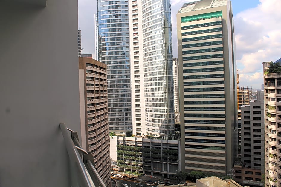 C Suites at Two Central Residences