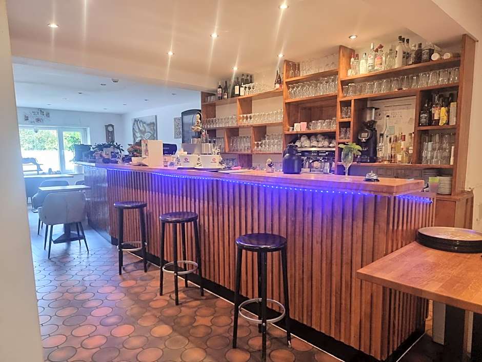 SILONCE Hotels & Restaurant