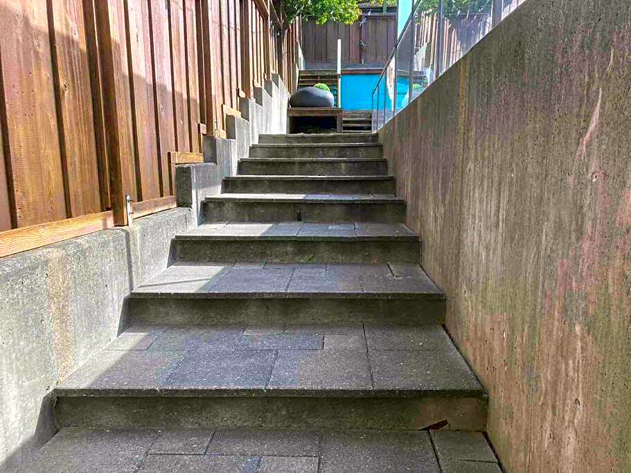 The Lions Self Contained Suite, Shared Pool, Hot Tub, Views