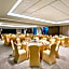 Yuexiu Hotel Guangzhou, Curio Collection by Hilton