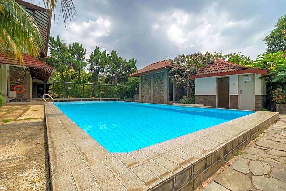 RedDoorz Plus near Kemang Raya