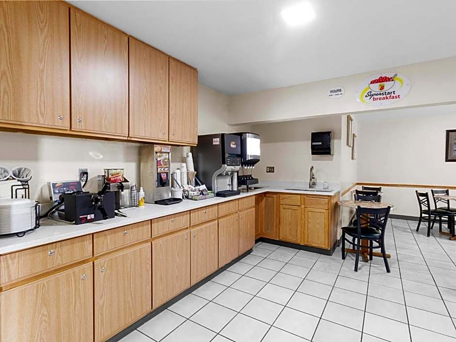 Super 8 by Wyndham Ogallala