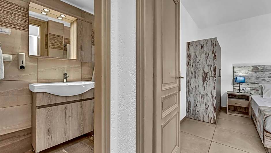 Evina Rooms & Suites