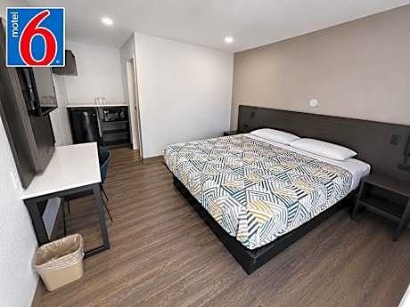 1 Full Bed