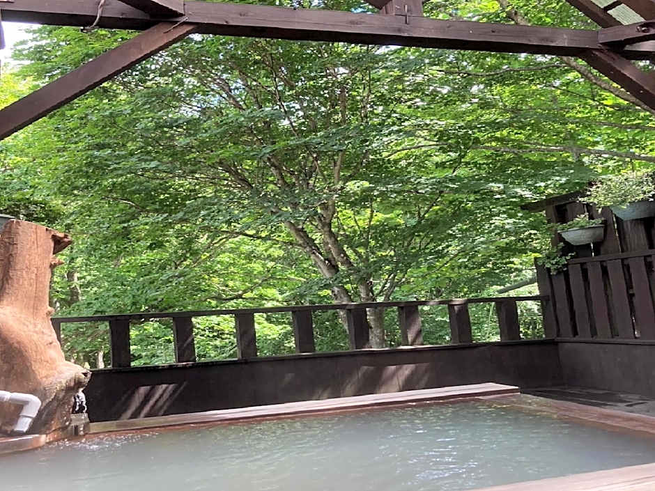 Shinyu Onsen Kurikomaso