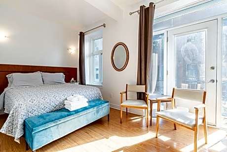 Double Room with Private Bathroom