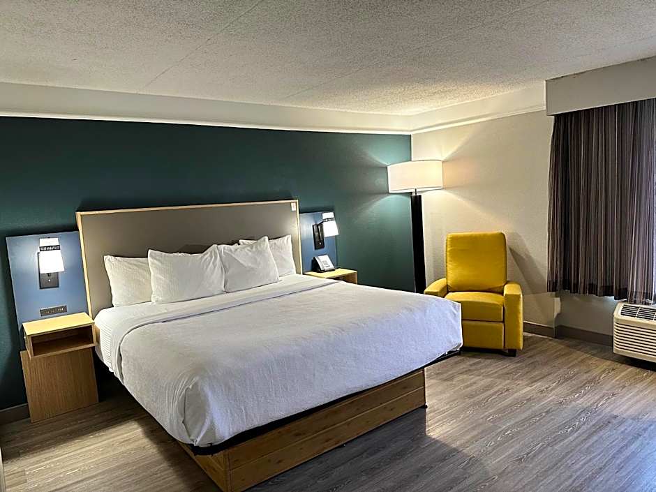 La Quinta Inn & Suites by Wyndham Dallas Arlington South