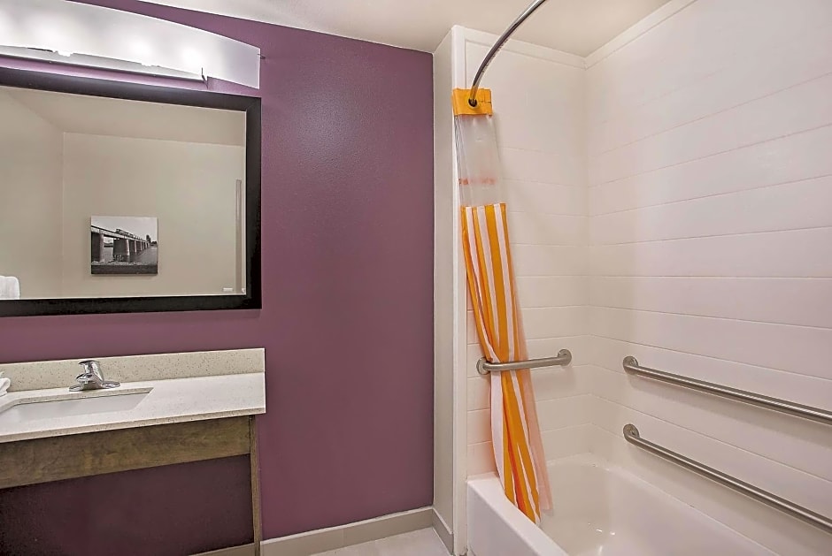 La Quinta Inn & Suites by Wyndham Chattanooga - Lookout Mtn