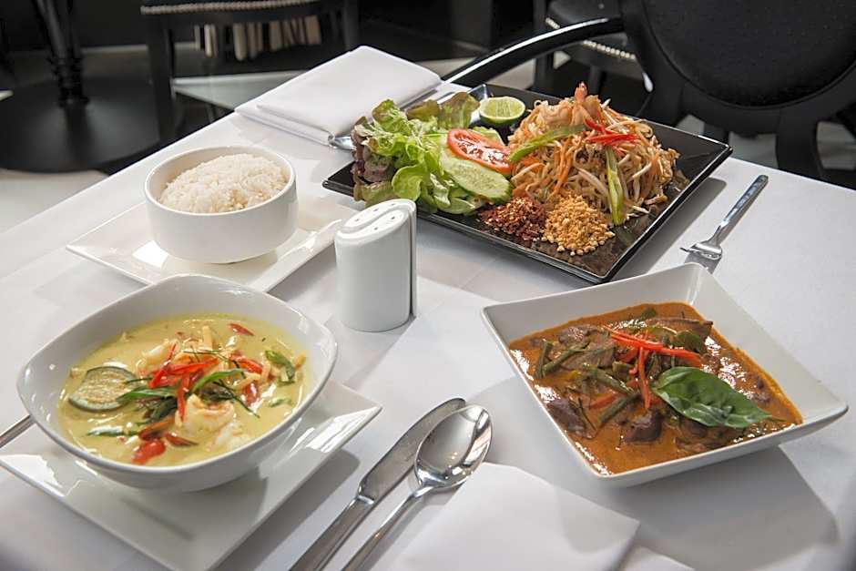 Park International Hotel