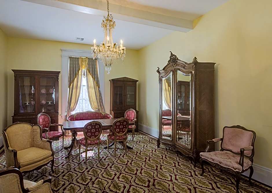 The Inn at Cedar Grove
