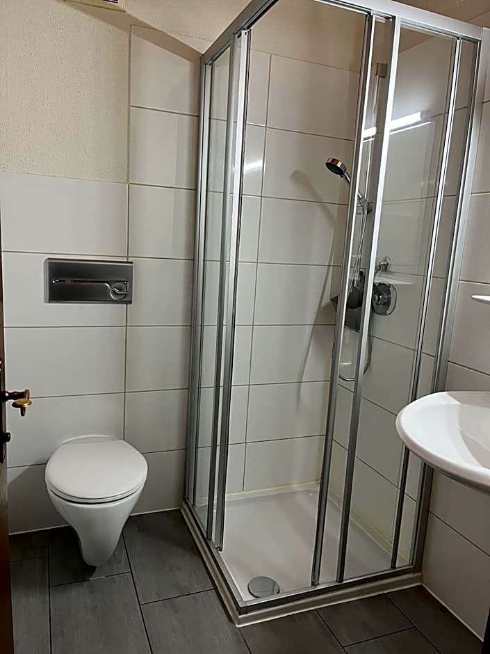 Pension Steiner, 6143 Matrei am Brenner!!Check-in between 15 - 21 o'clock!! No breakfast