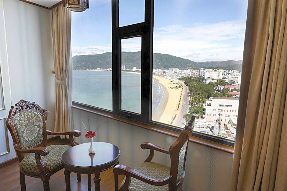 Huong Viet Hotel Quy Nhon - Beachfront