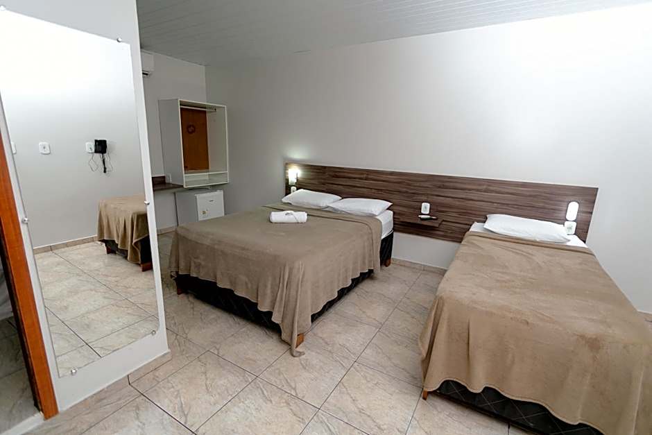 Hotel Verde Mares