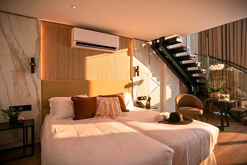 Cavo Maris Beach Hotel