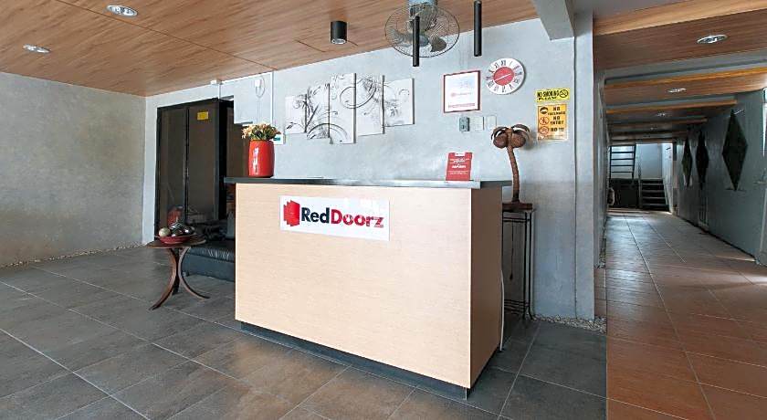RedDoorz near Christ the King Medical Center