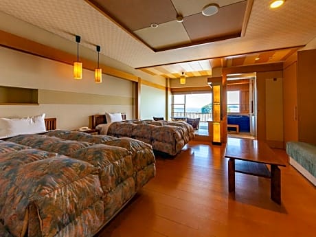 Japanese-Western Style Room with Open-Air Bath