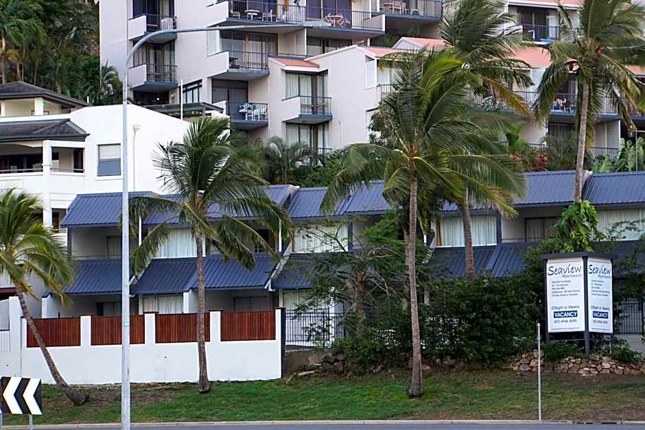 Airlie Seaview Apartments