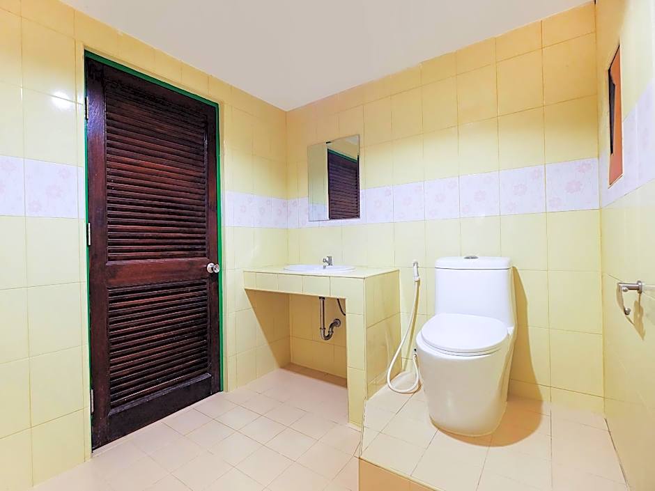 OYO 565 Trang Hotel