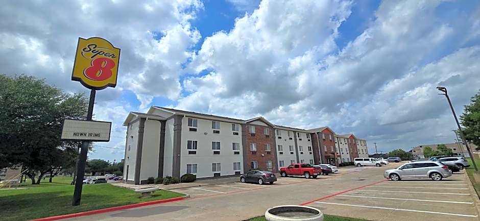 Super 8 by Wyndham Irving DFW Airport/South