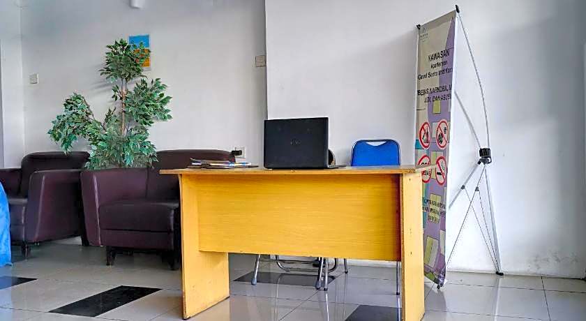 OYO Life 92889 Apartement Grand Sentraland Karawang By A.t Room