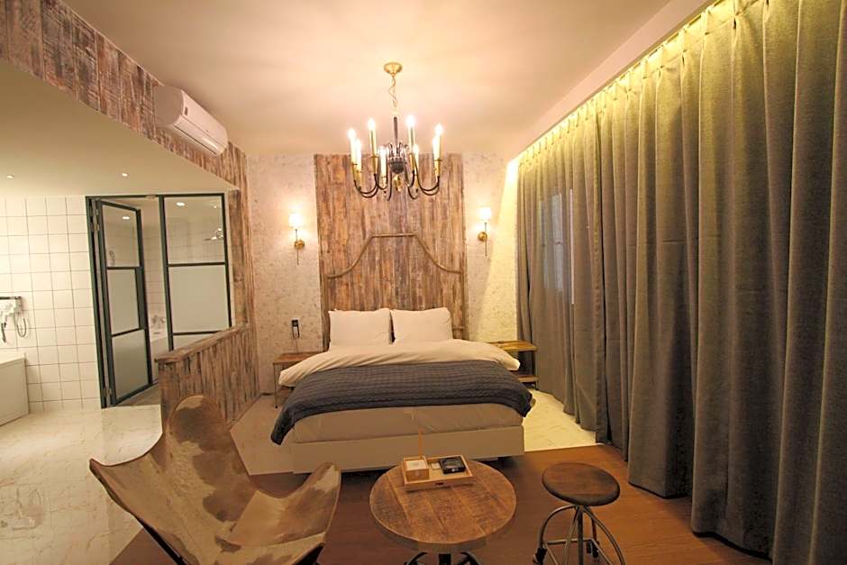 February Hotel SeongSeo