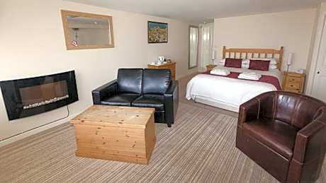 Two-Bedroom Suite - Annex