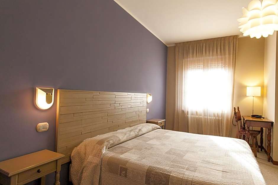 La Grotta Hotel