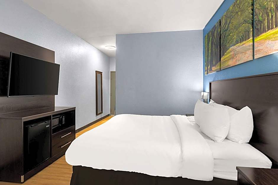 Clarion Pointe Hinesville near Fort Stewart