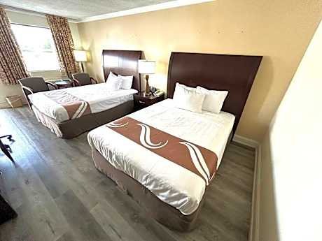 Queen Room with Two Queen Beds - Smoking