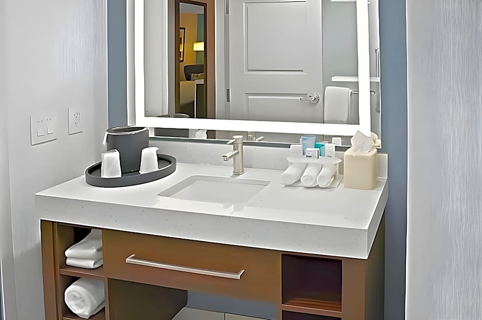 Four Points by Sheraton Fayetteville Fort Liberty