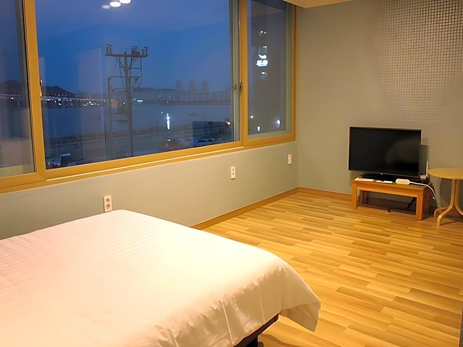 Bexco Hostel B&B