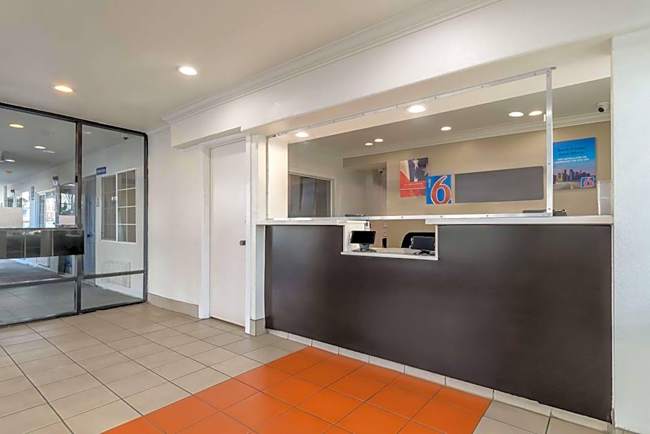 Motel 6-San Jose, CA - Convention Center