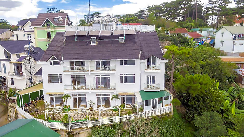 Lacami Dalat Hotel