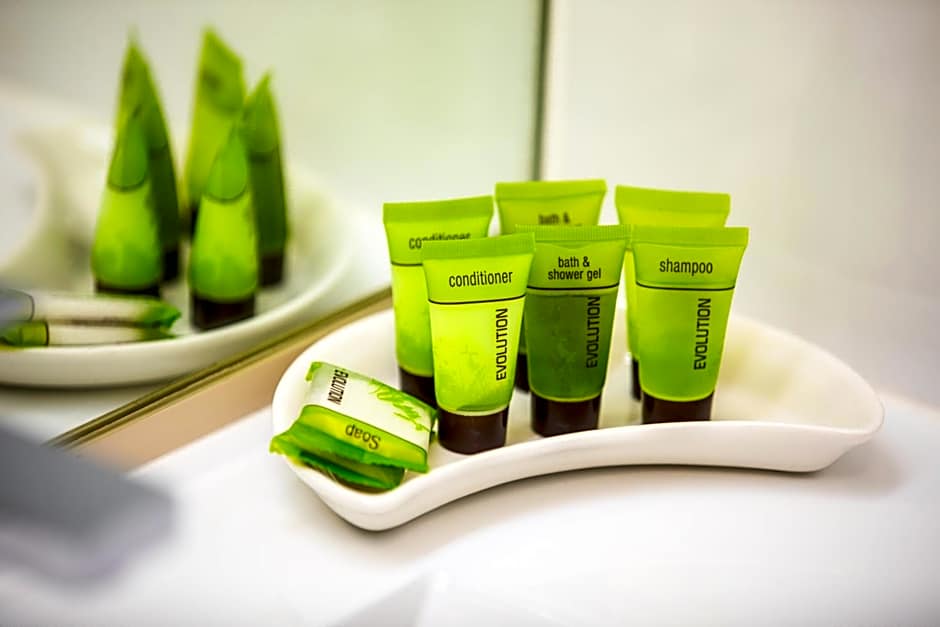 Nightcap at Shoppingtown Hotel